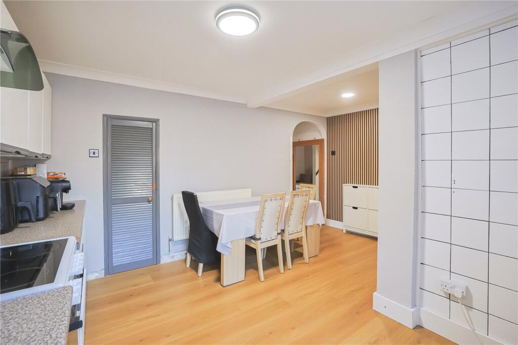 House in Gravesham, Northfleet - View 4