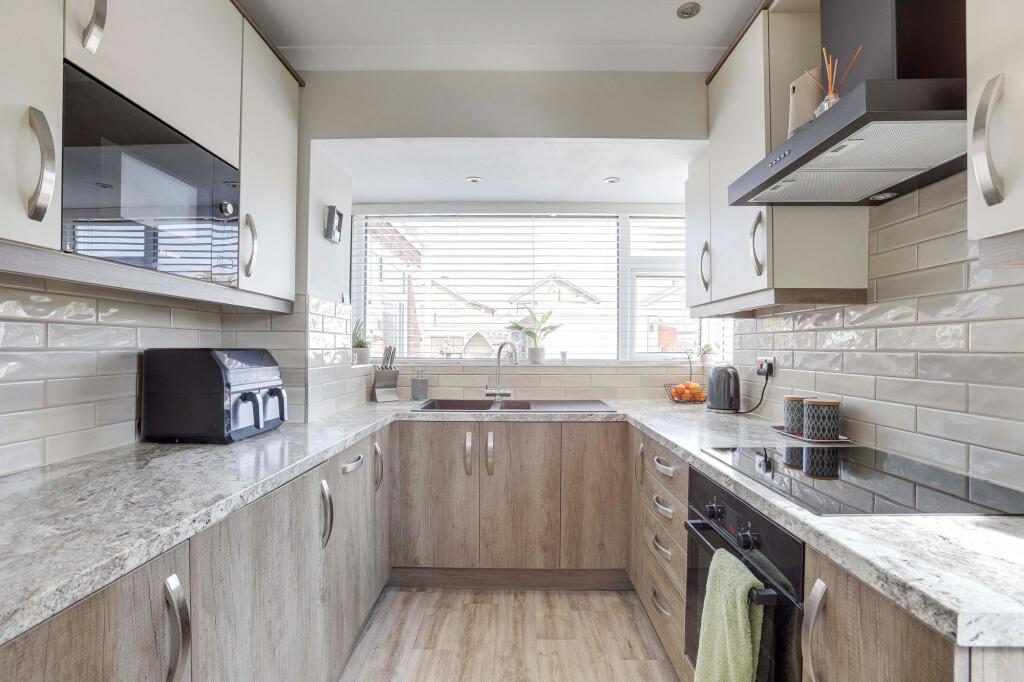 Walk Mill Drive, Hucknall, NG15 - View 3