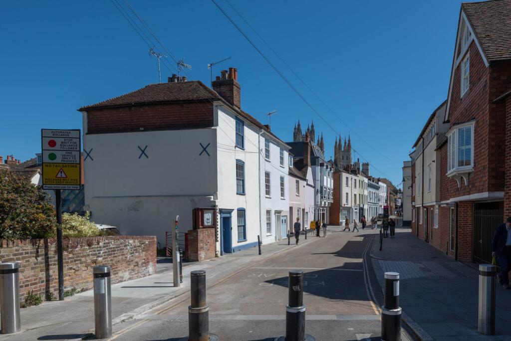 House in Canterbury - View 2