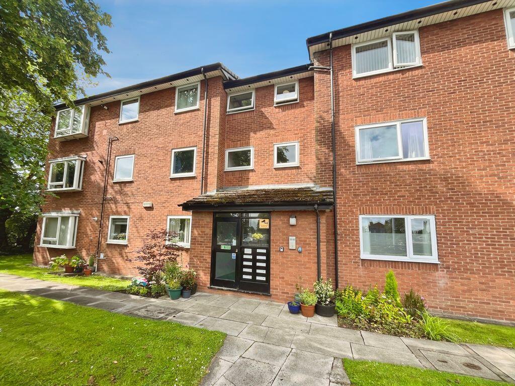 2-bed flat on 249 Worsley Road, Swinton, £130,000