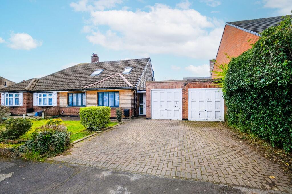 Main image of property: Lakeland Close, Chigwell, IG7