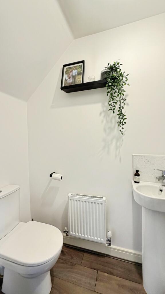 House in Wakefield - View 5