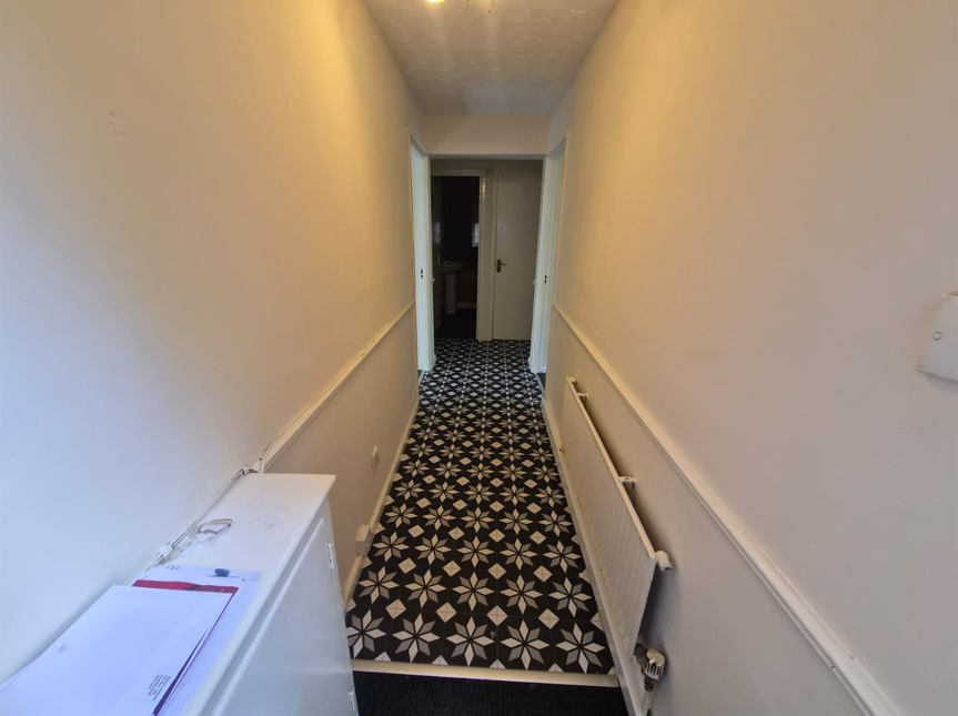 Apartment in Luton, Hart Hill - View 2