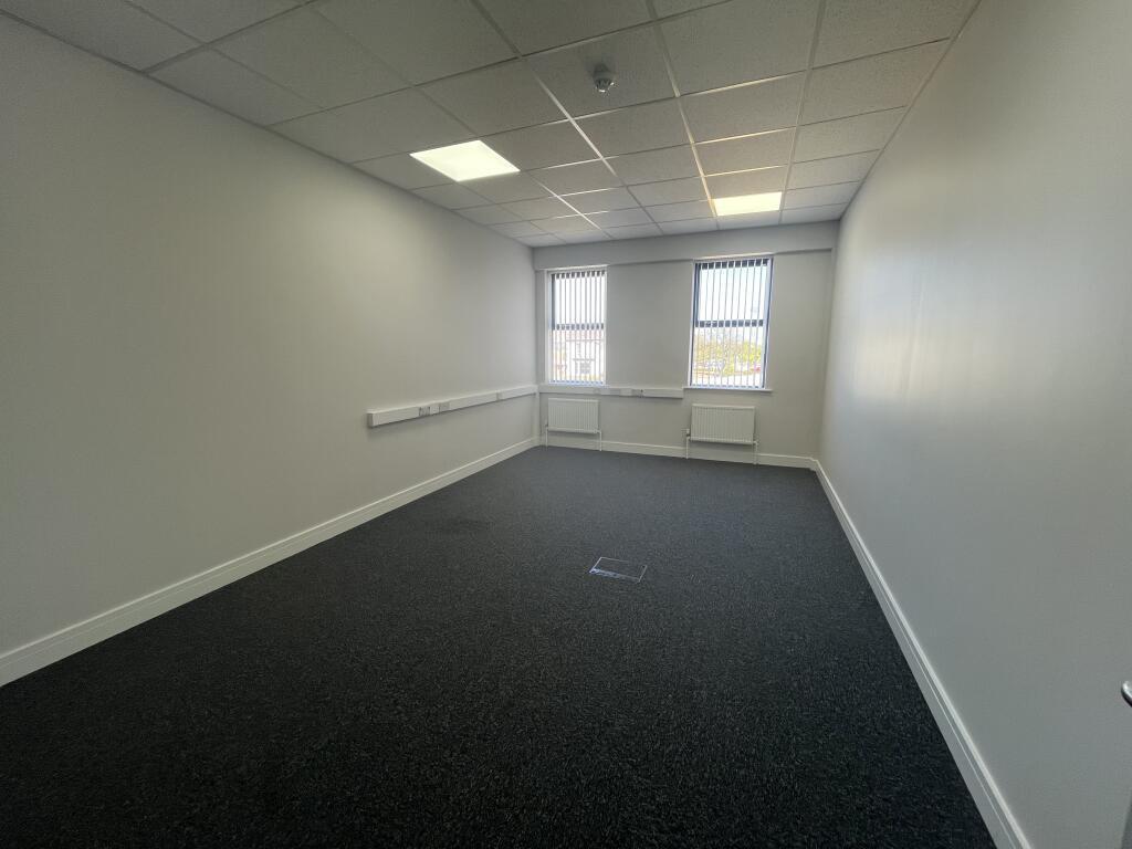 250 sqft office