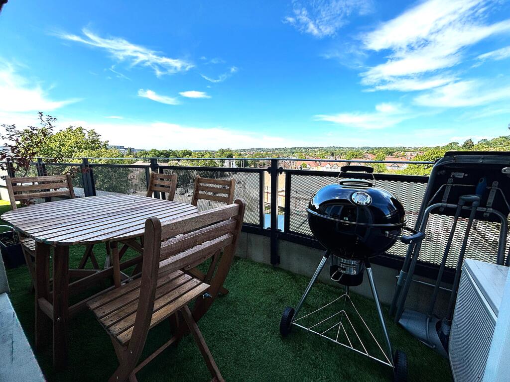 Main image of property: 87 Greyhound HIll, Hendon, London, NW4