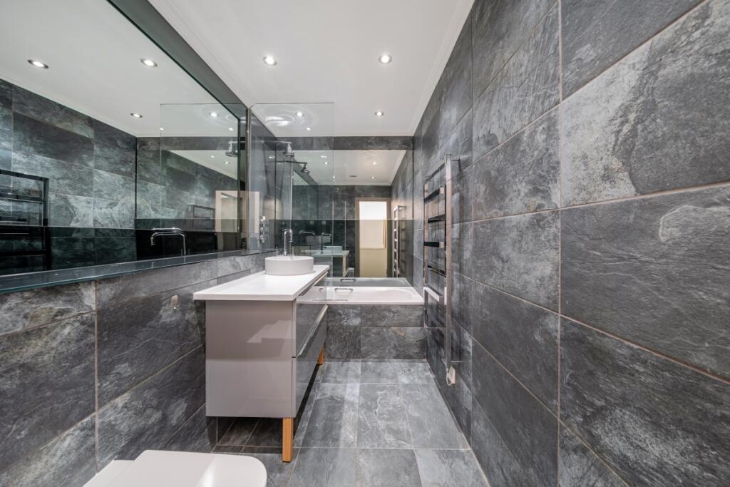 Apartment in London - More