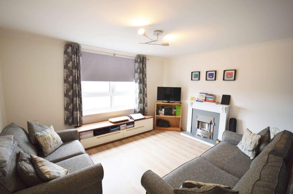 Main image of property: 2022L Bonnington Road, Edinburgh, EH6 5NQ