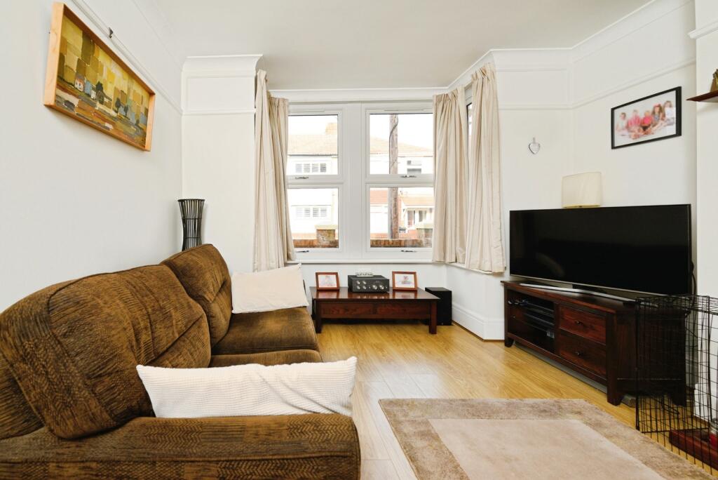 House in Portsmouth, Baffins - View 3