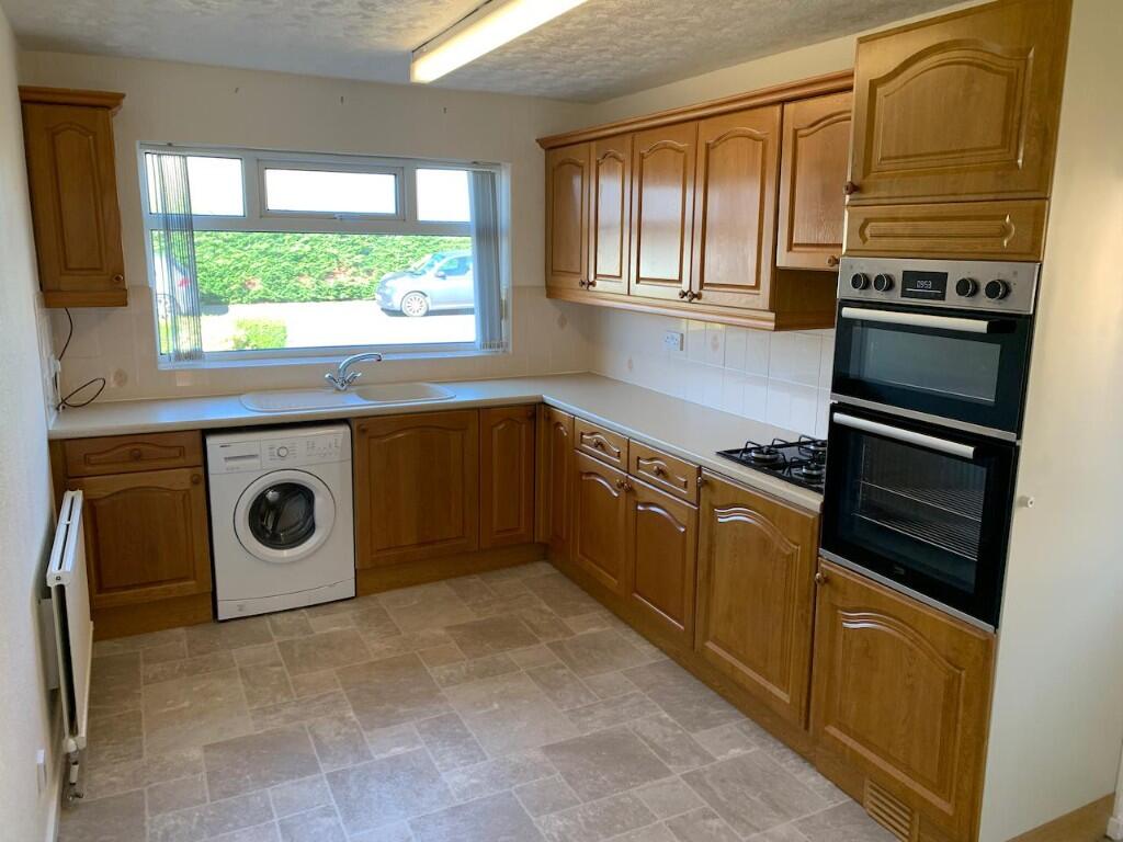 35 Ingsgarth, Pickering, North Yorkshire, YO18 8DA photo 3