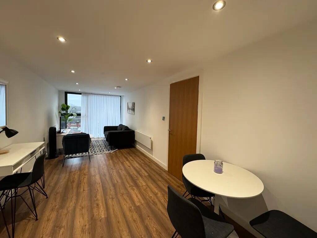 Apartment in Salford, Greater Manchester - View 3