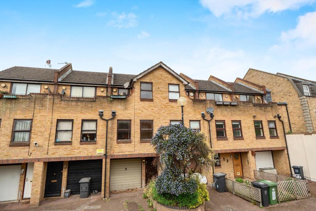 Main image of property: Greenland Mews, London, SE8