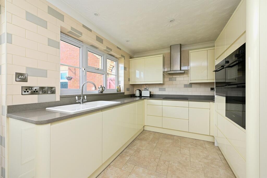 Greenwich Close, DOWNHAM MARKET photo 2