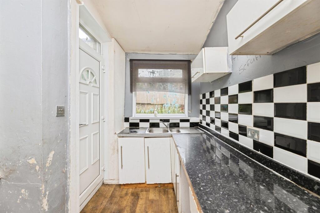 House in Bradford, West Yorkshire - View 4