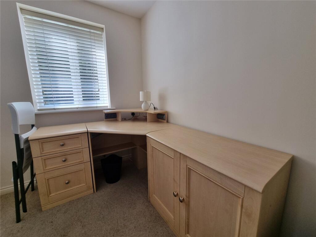 5 bedroom end of terrace house for rent