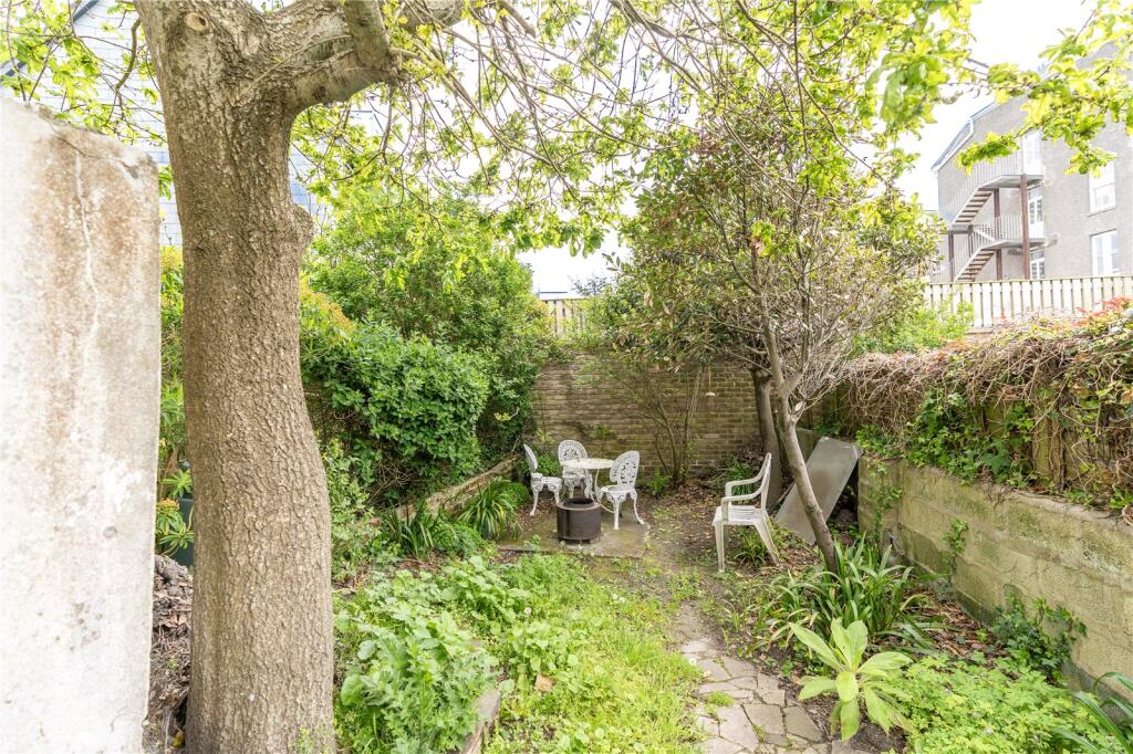 Cornwall Terrace, Penzance, TR18 photo 4