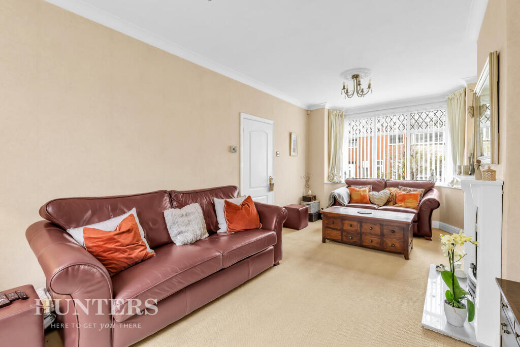 House in Oldham, Hollins - More