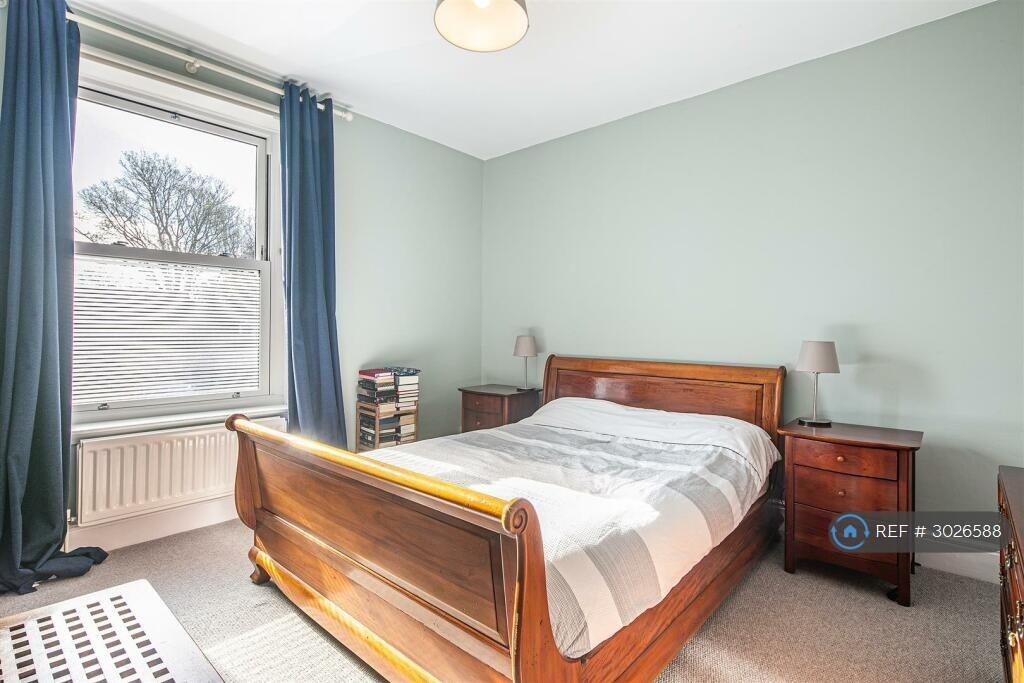 House in Sheffield, South Yorkshire - More