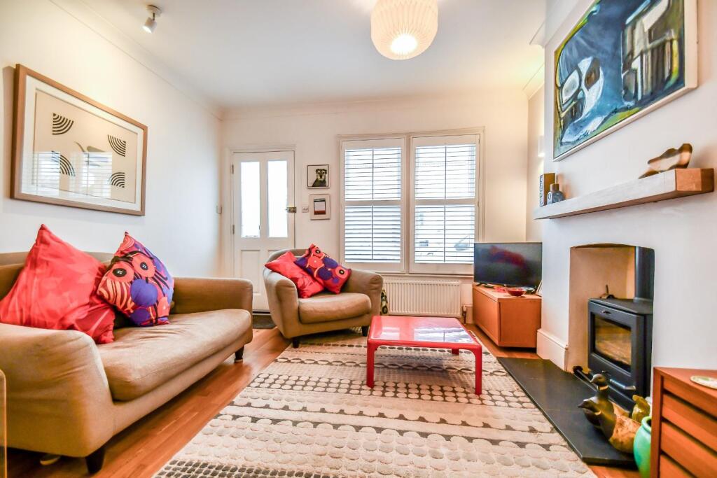 Queens Road, Leigh-On-Sea photo 4