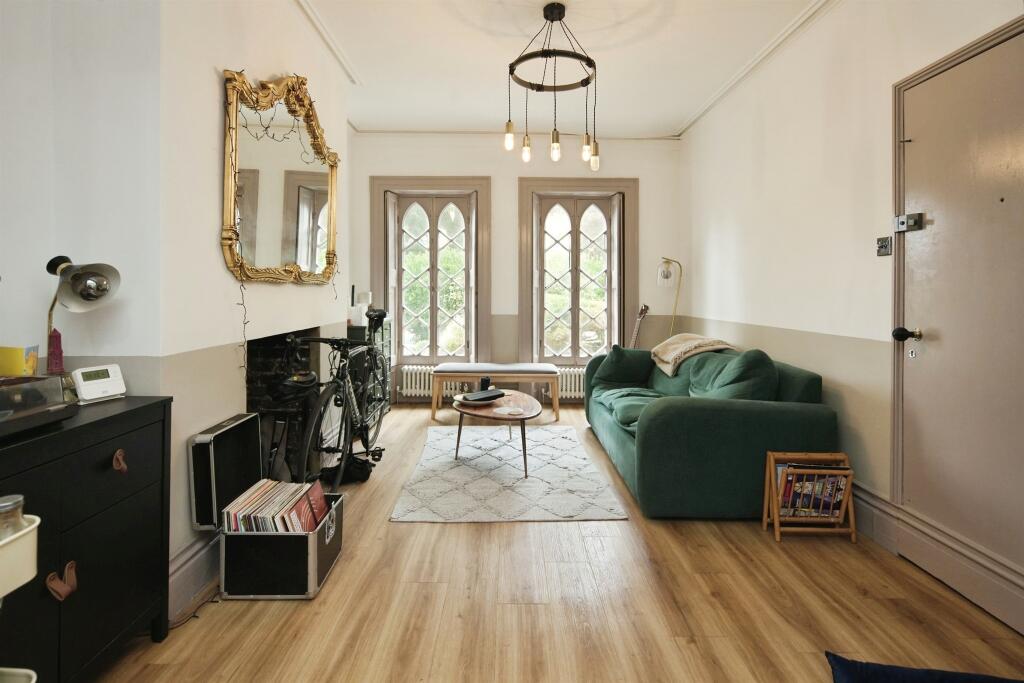 Apartment in Brighton - View 3