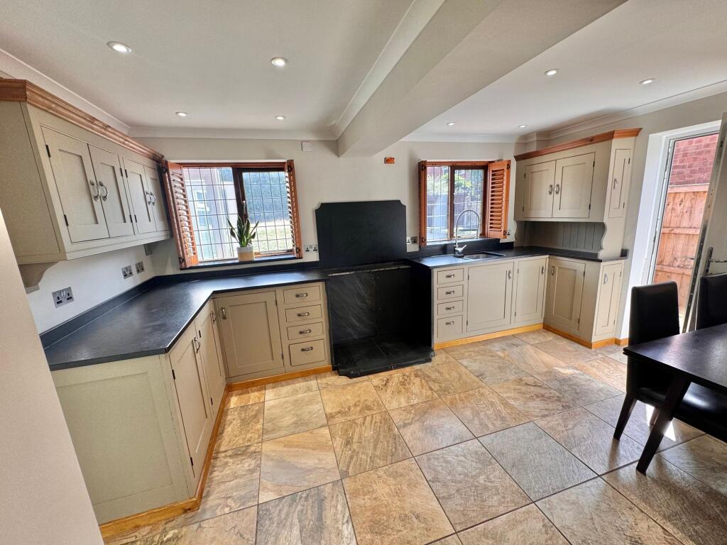 House in Nuneaton and Bedworth, Mount Pleasant - View 5