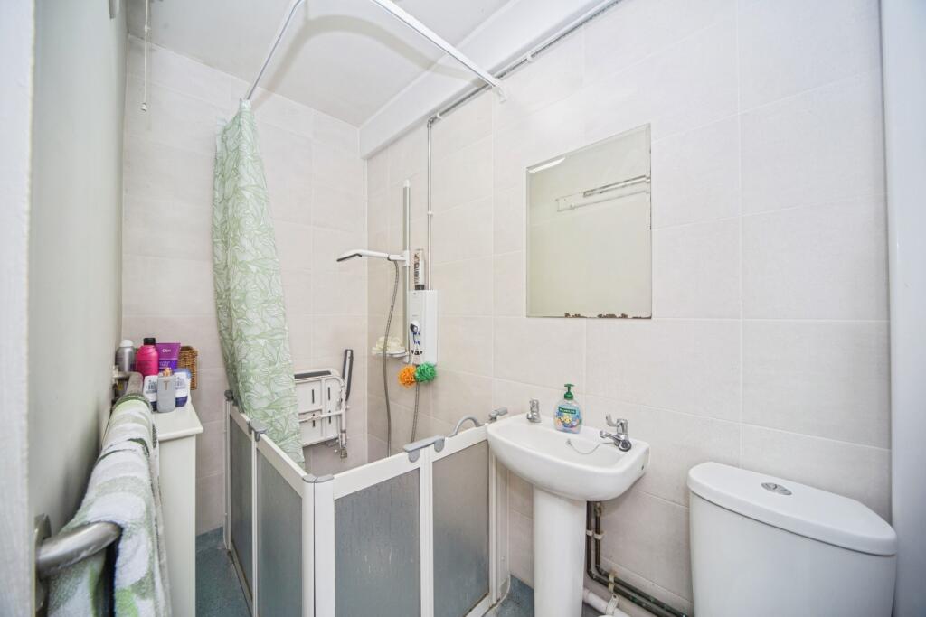 House in Southampton, Swaythling - More