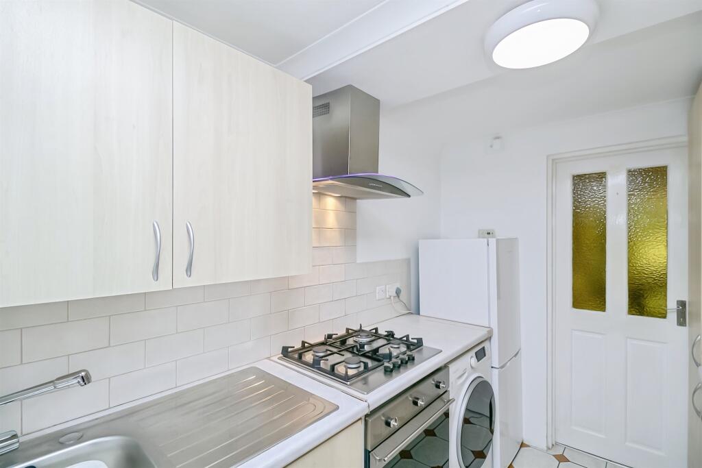 Apartment in Peterston-super-Ely - More