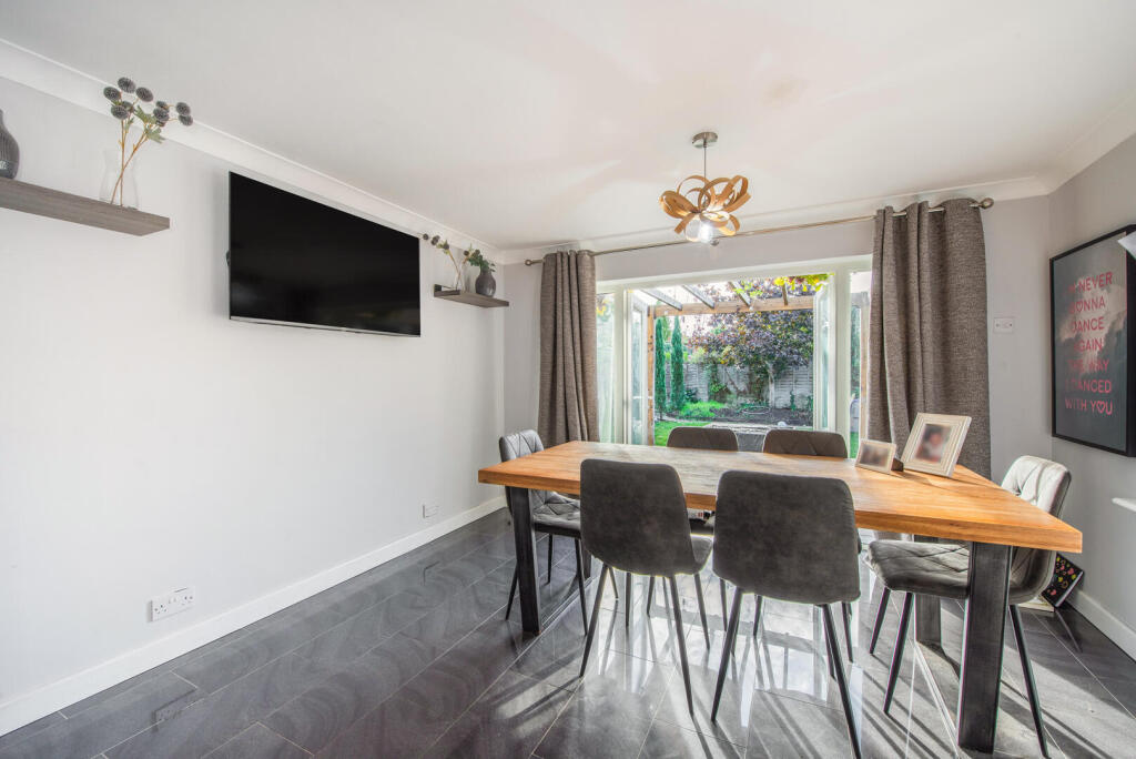 House in Southampton - More
