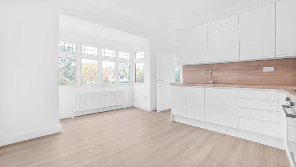 Main image of property: Vera Avenue, Grange Park, N21
