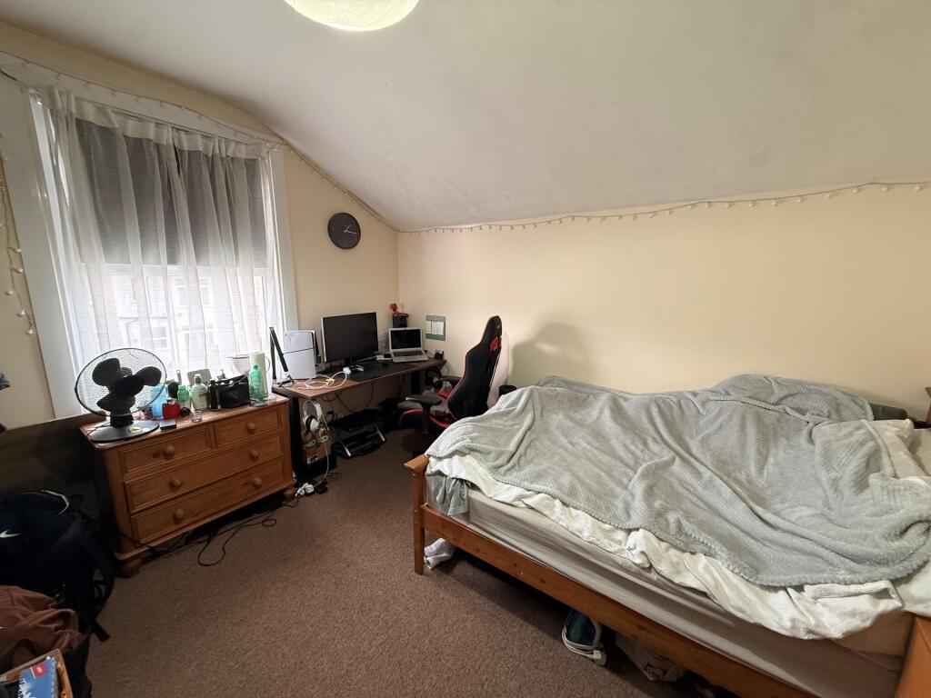 5 bedroom house for rent
