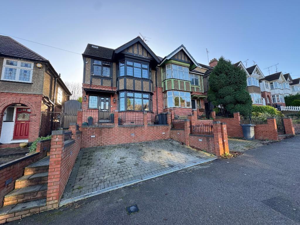 Main image of property: Cutenhoe Road, Luton, LU1