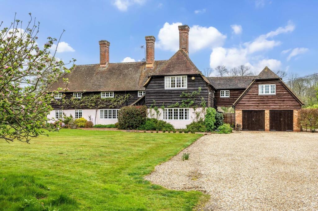 Main image of property: Reading Road, Mattingley, Hook, Hampshire RG27