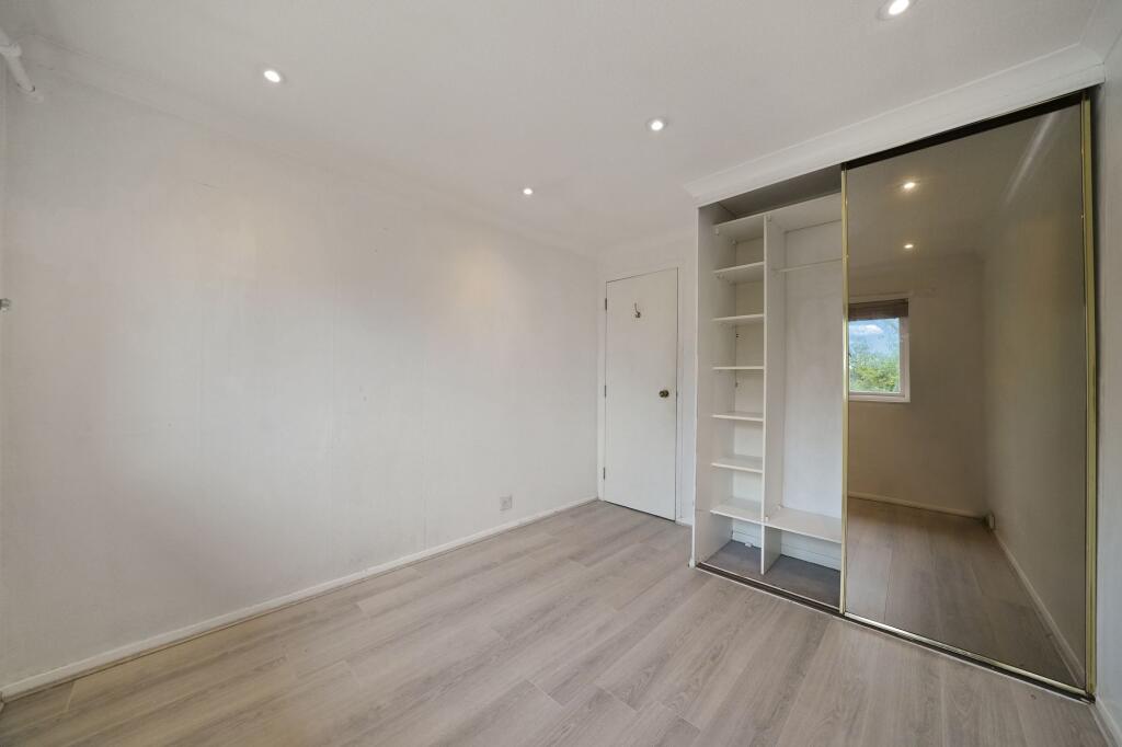 Apartment in London, Addiscombe - View 2