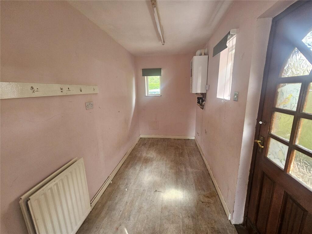 House in Wolverhampton, West Midlands - View 4
