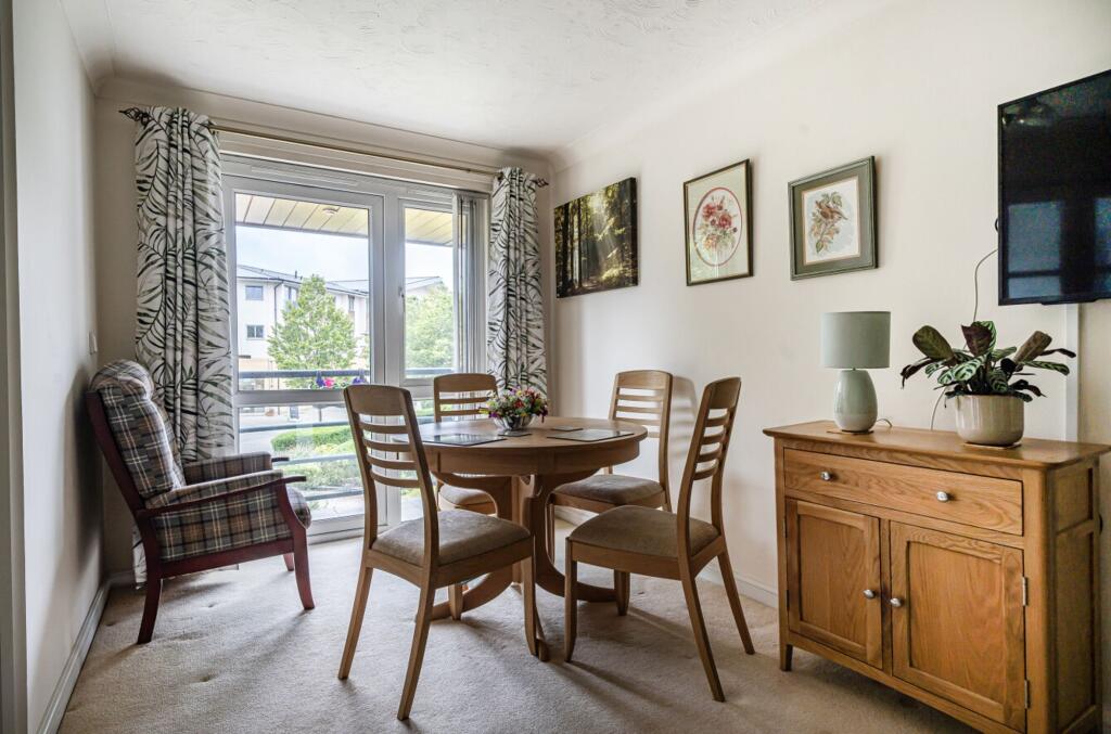 Harbour Road, Portishead, BS20 - More
