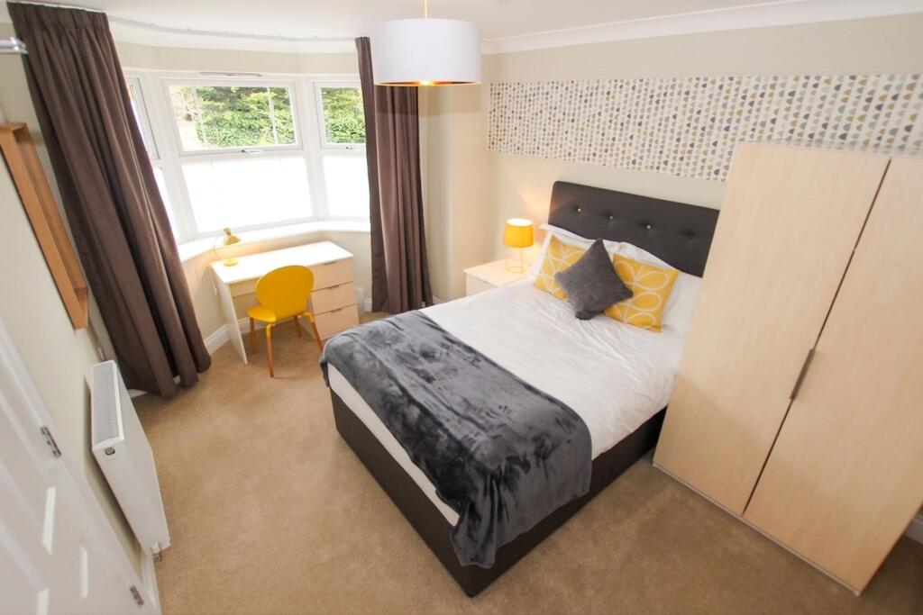 Main image of property: Ivanhoe Close, Reading, RG30