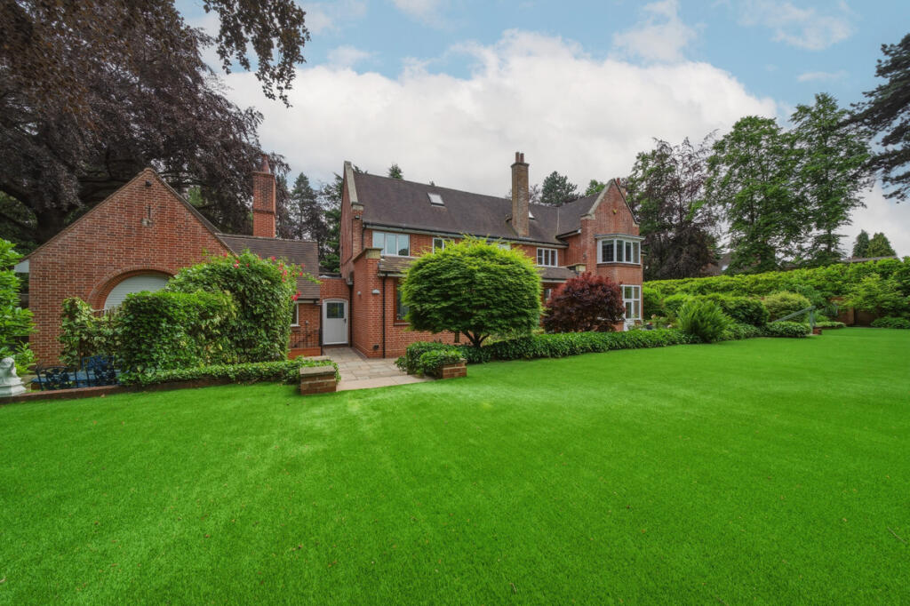 House in Birmingham, Sutton Coldfield - View 3