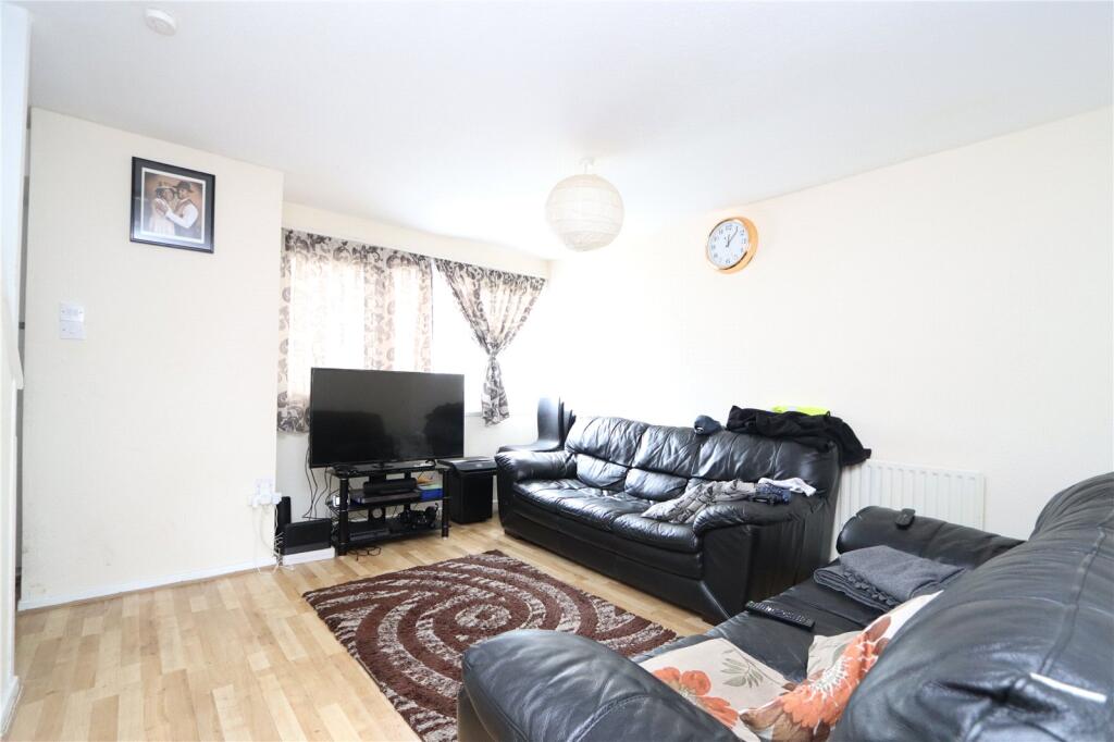 House in Milton Keynes, Netherfield, Woughton on the Green - View 4