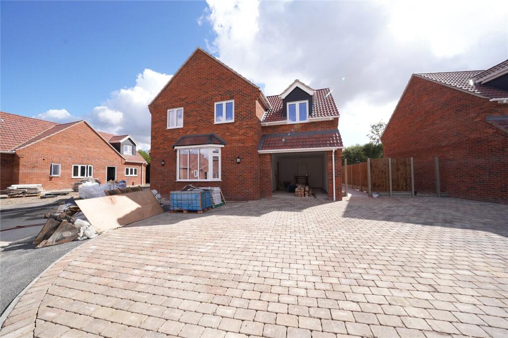 4-bed detached on White Horse Drive, West Row, Bury St. Edmunds, Suffolk, IP28, £535,000