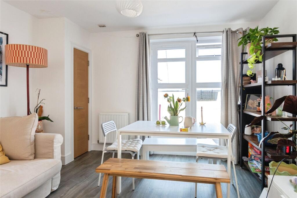 Apartment in Poole, Lower Hamworthy - View 5