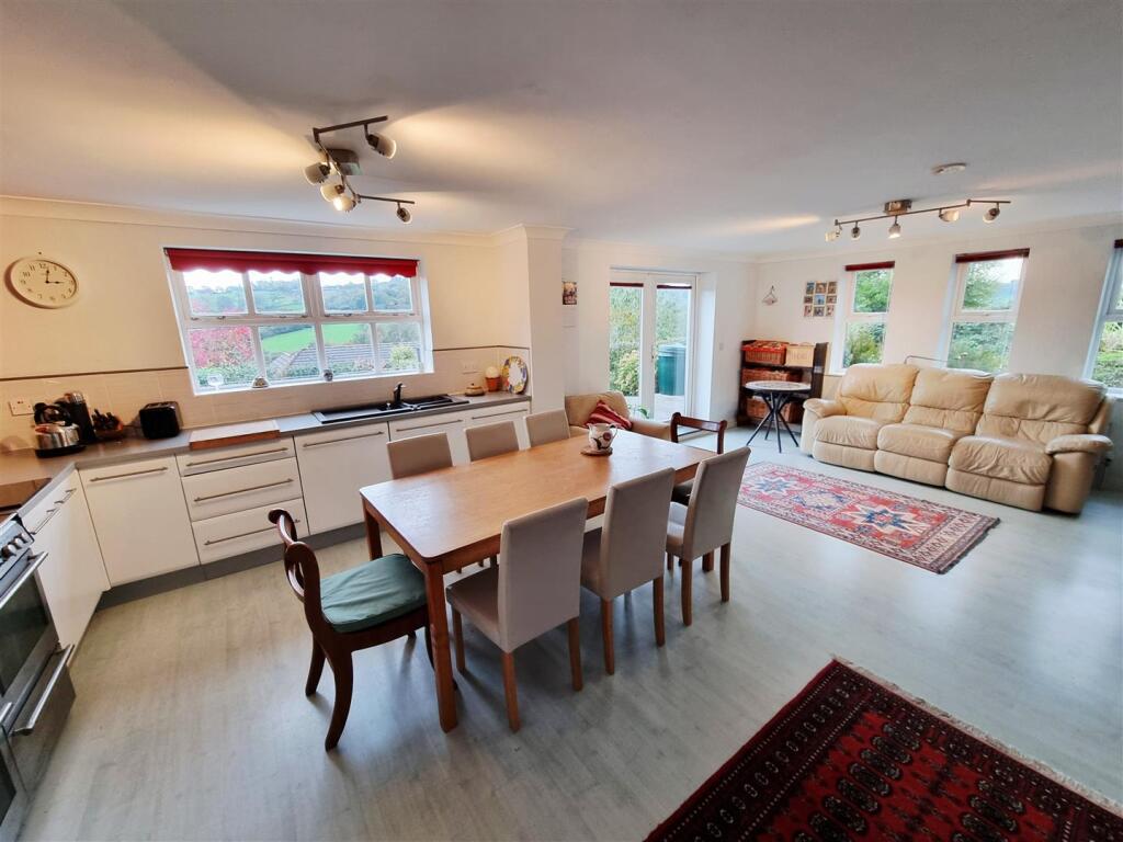 House in Launceston, St Stephens - View 4