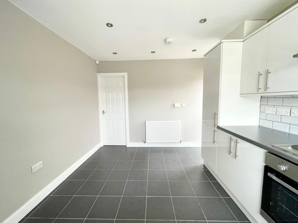 Oakwood Drive, Armthorpe, DN3 photo 4