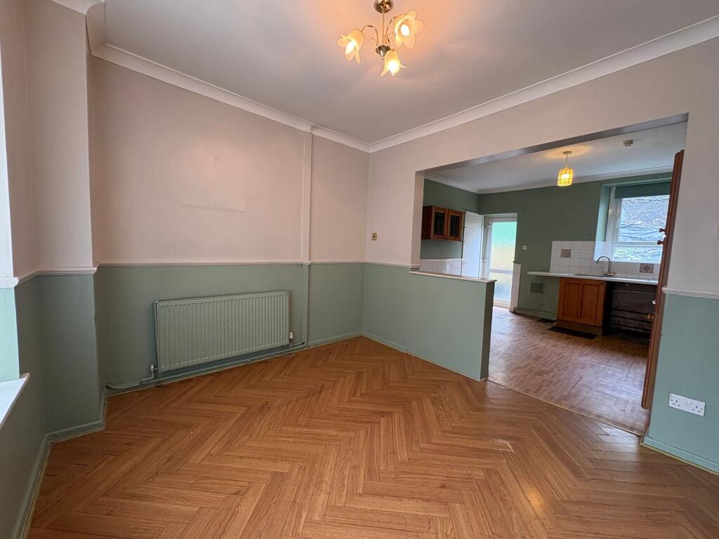 Jubilee Road, New Tredegar, NP24 photo 4