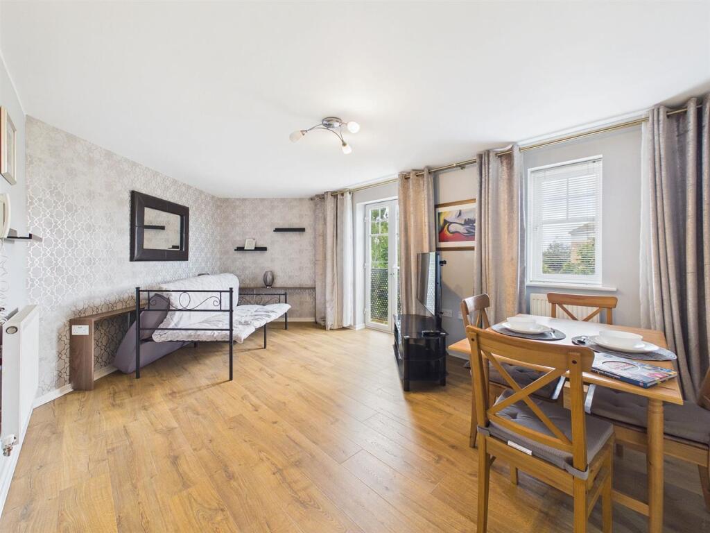 Apartment in Newcastle upon Tyne - View 2
