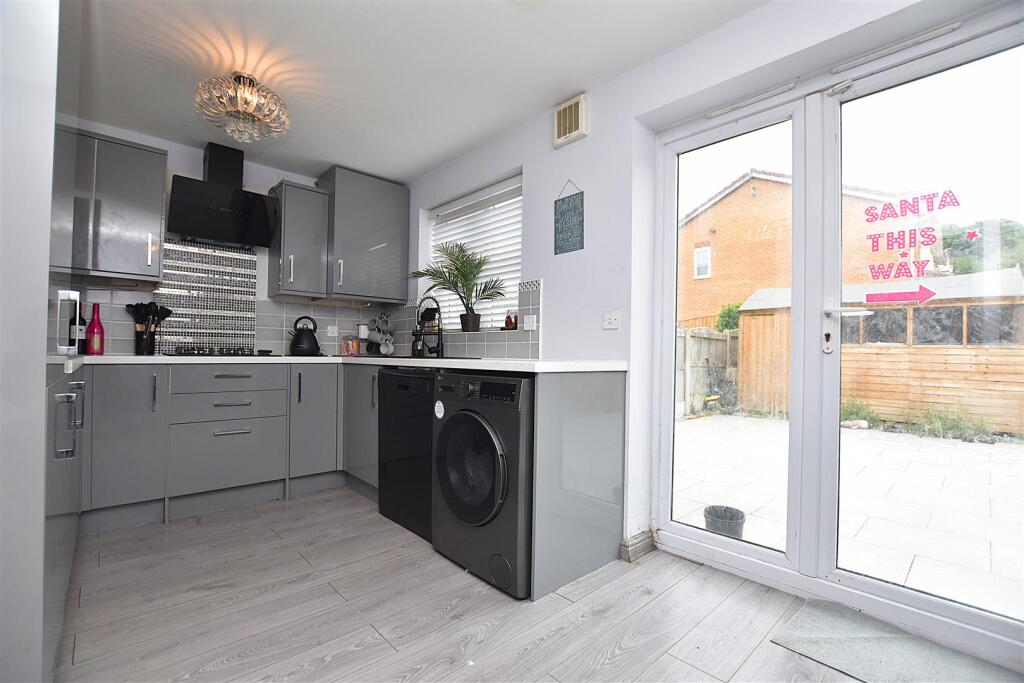 Newquay Drive, Abenbury Park, Wrexham photo 4