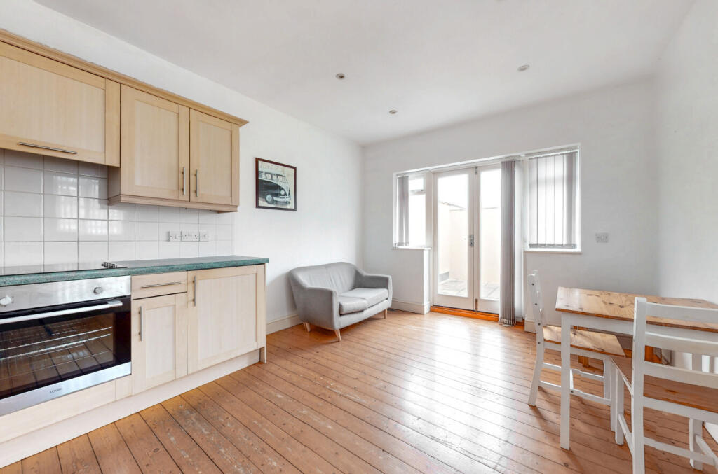 Main image of property: Shaftesbury Mews