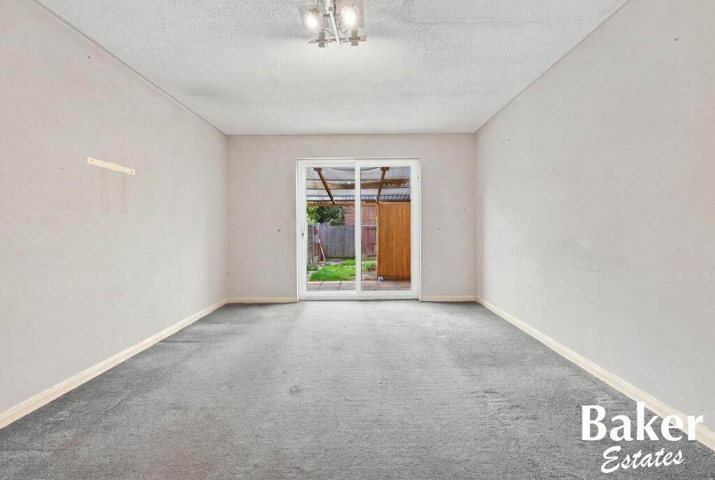 House in London, Hainault - View 4