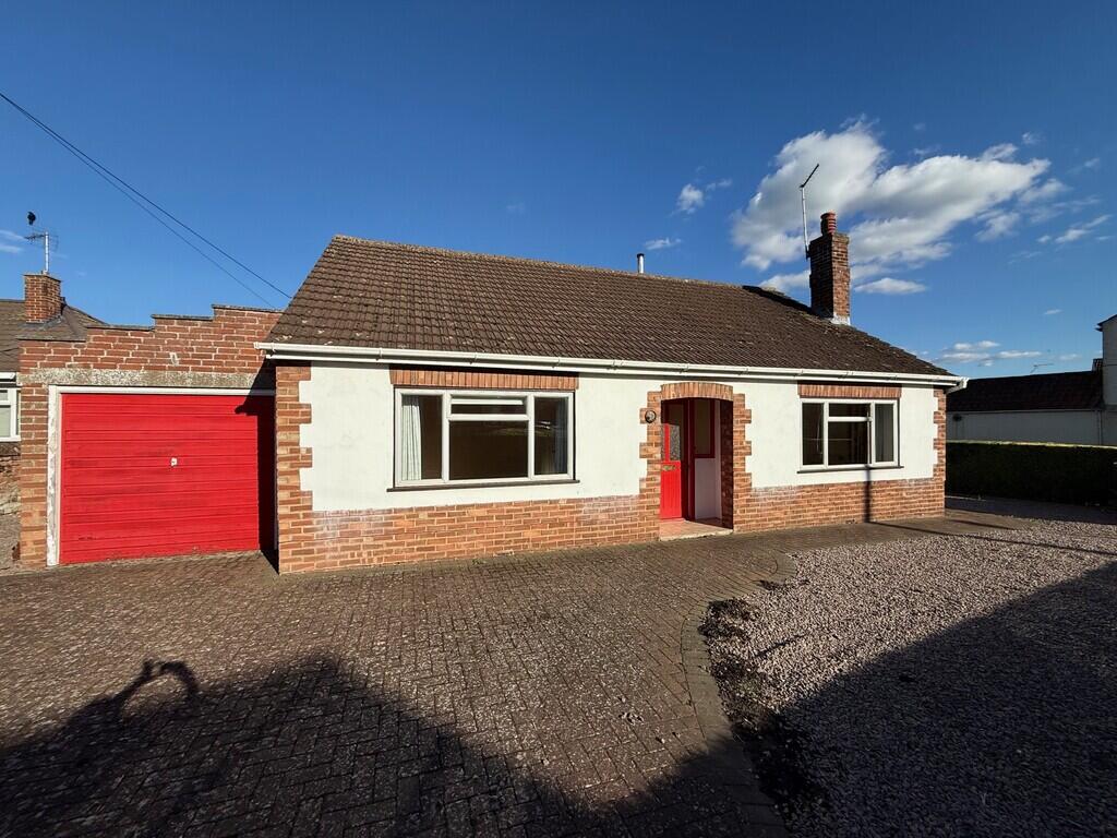2-bed detached on Willoughby Road, Bourne, £220,000