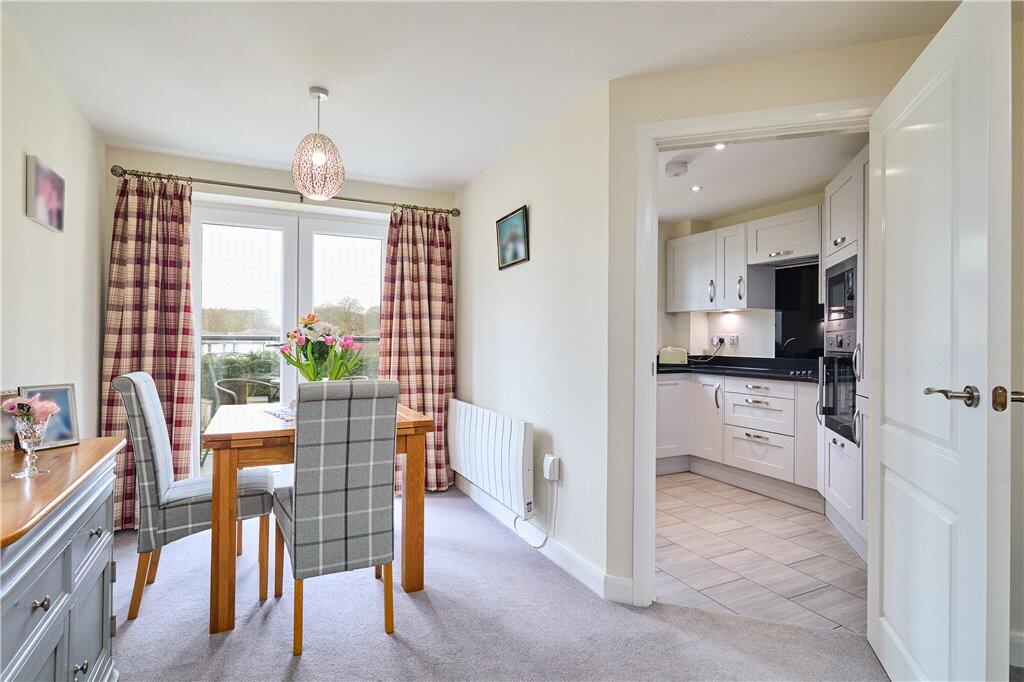 Apartment in Bradford, Menston - View 4