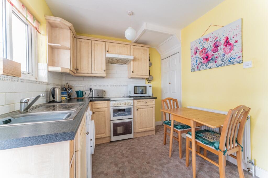 House in Bexleyheath, Barnehurst - More