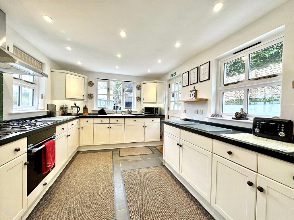 Victoria Street, Combe Martin, Devon, EX34 photo 3